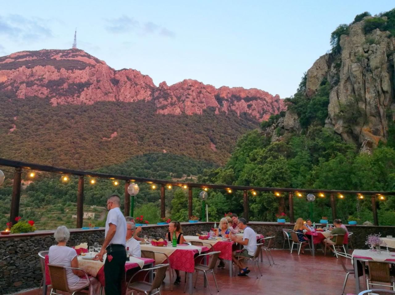 Hotel Sant'Elene Dorgali Eksteriør billede